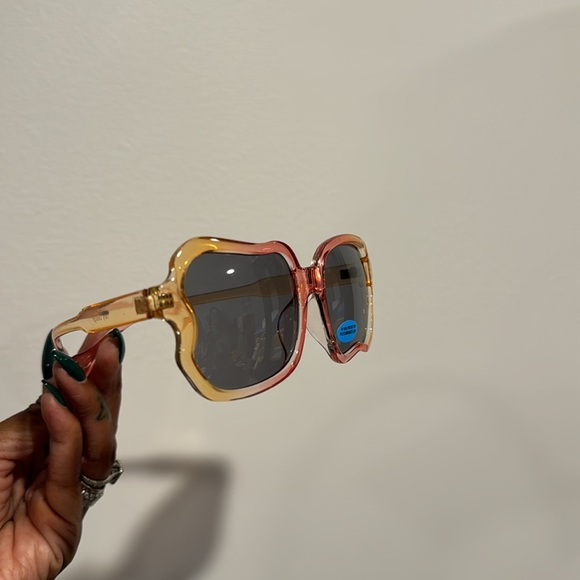 Sunnies - Picture 5 of 10